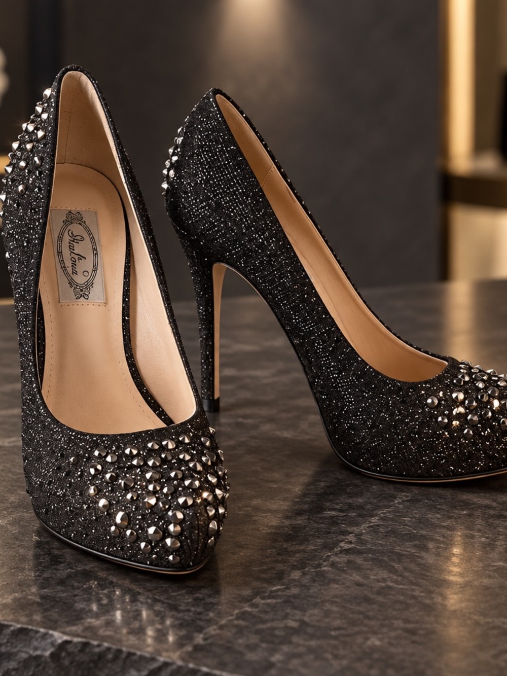 Brand: Shalona (Made in Italy)
Size: 7.5 US / 37.5 IT
Color: Midnight Black with
